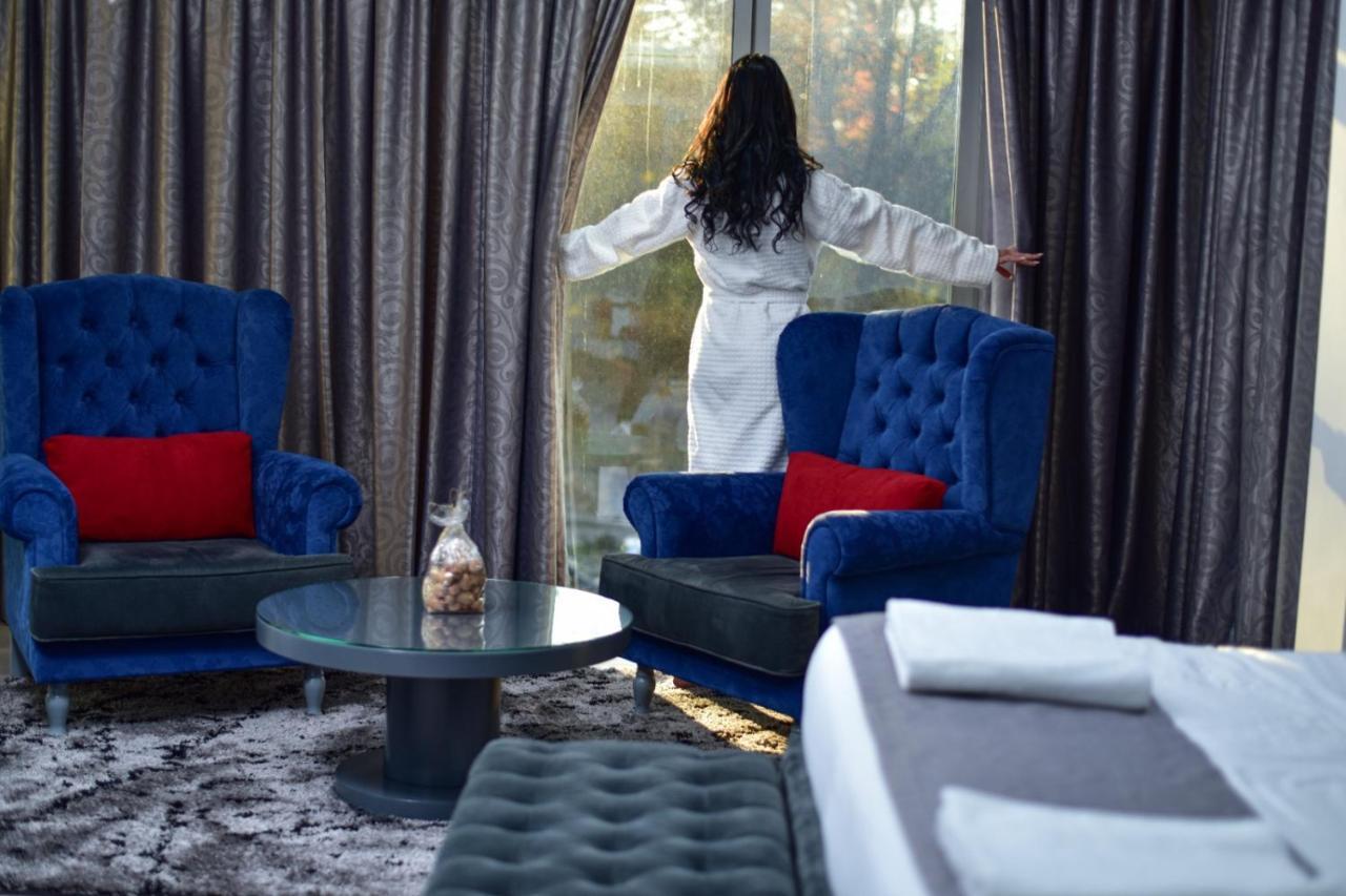 New W Hotel Tiranë Ngoại thất bức ảnh