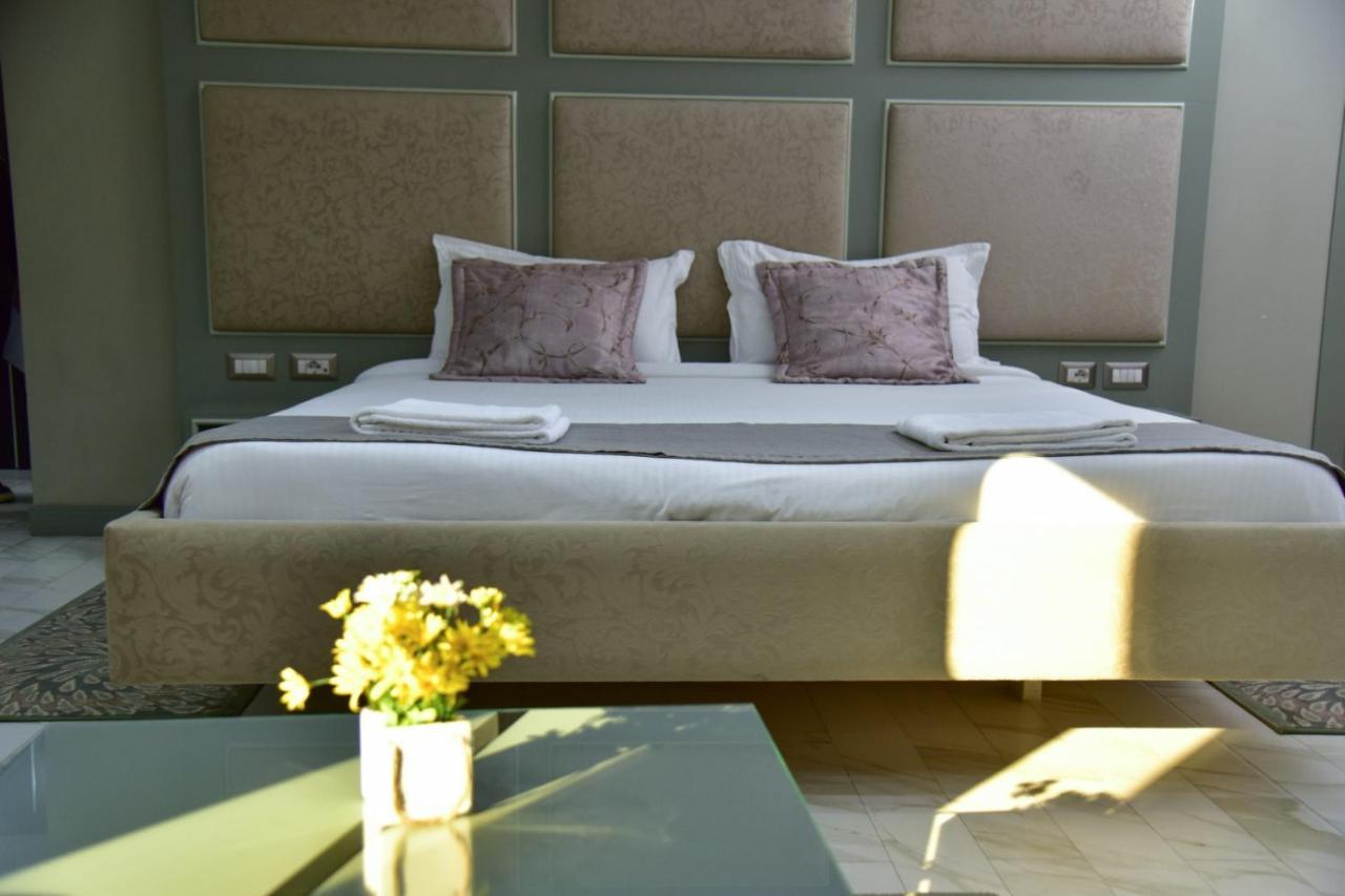 New W Hotel Tiranë Ngoại thất bức ảnh