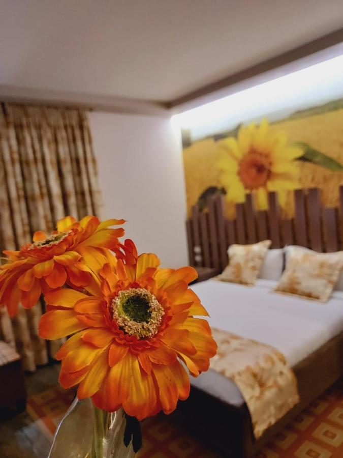 New W Hotel Tiranë Ngoại thất bức ảnh