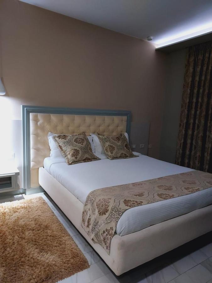 New W Hotel Tiranë Ngoại thất bức ảnh