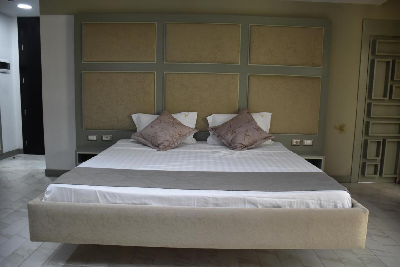 New W Hotel Tiranë Ngoại thất bức ảnh