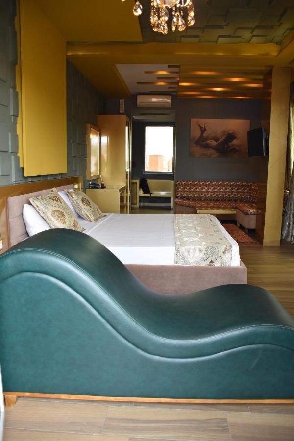 New W Hotel Tiranë Ngoại thất bức ảnh