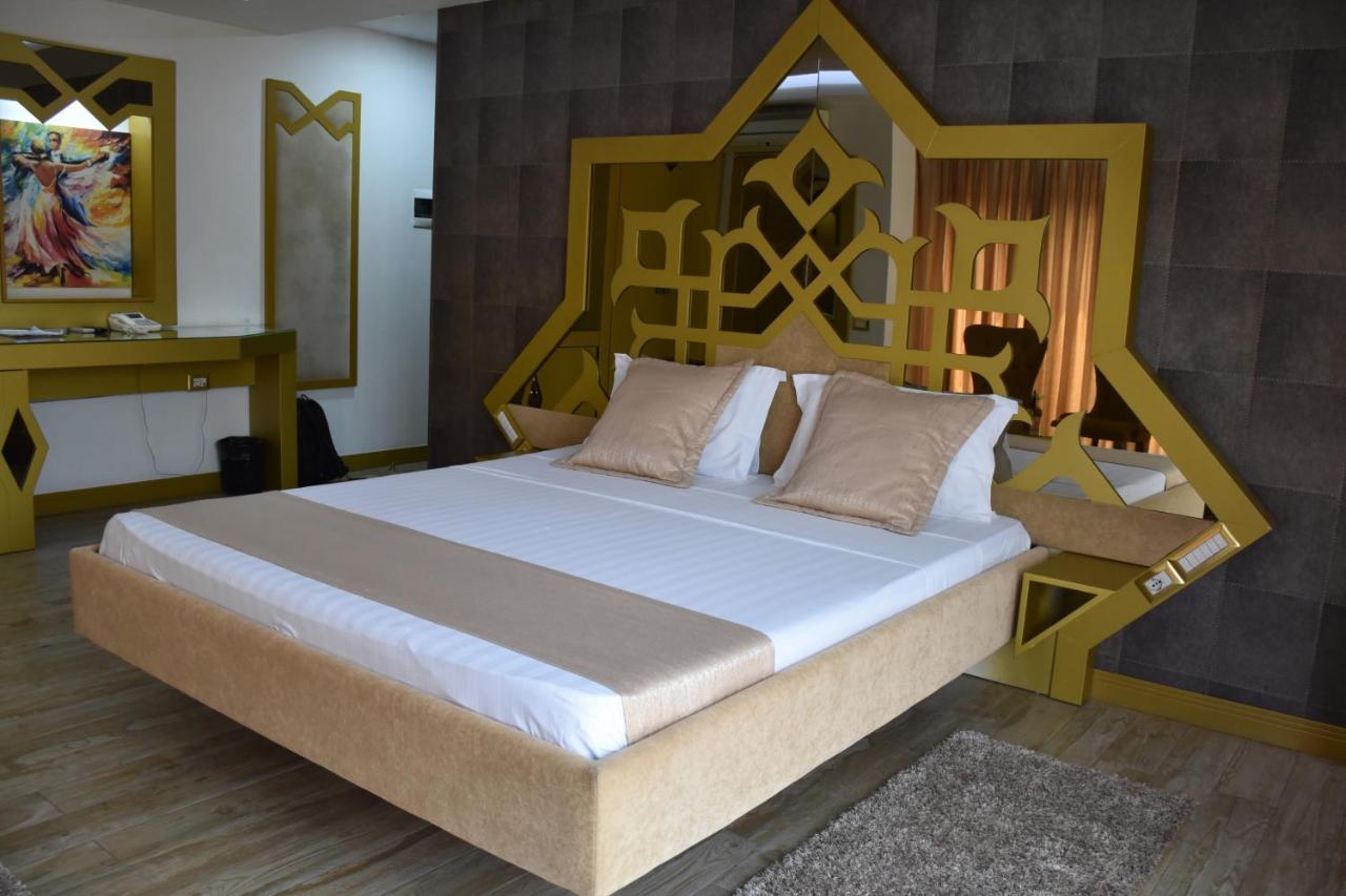 New W Hotel Tiranë Ngoại thất bức ảnh