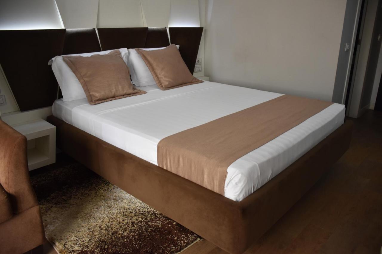 New W Hotel Tiranë Ngoại thất bức ảnh