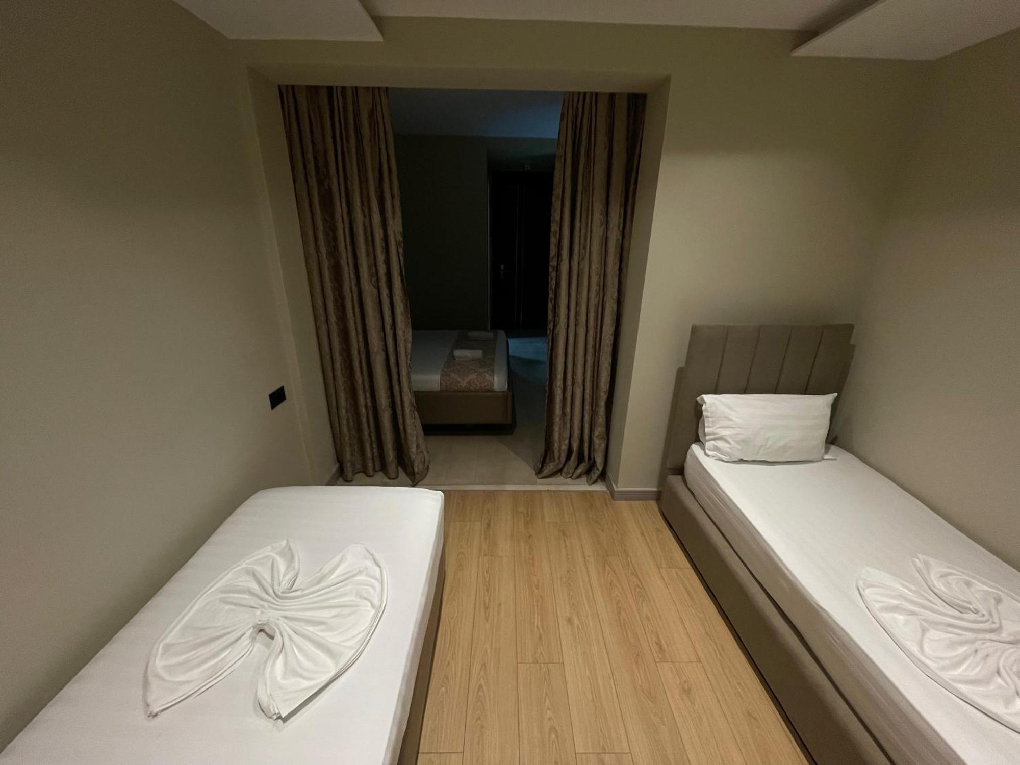 New W Hotel Tiranë Ngoại thất bức ảnh