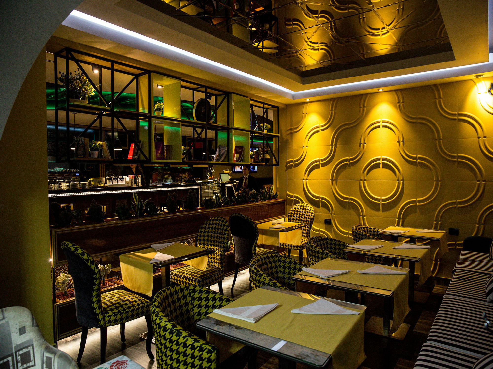 New W Hotel Tiranë Ngoại thất bức ảnh
